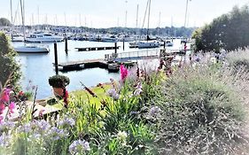 Hamble Riverside Cottage